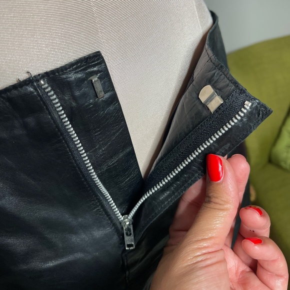 Vintage y2k 90s Genuine Leather Banana Republic Midi Skirt - Picture 10 of 12